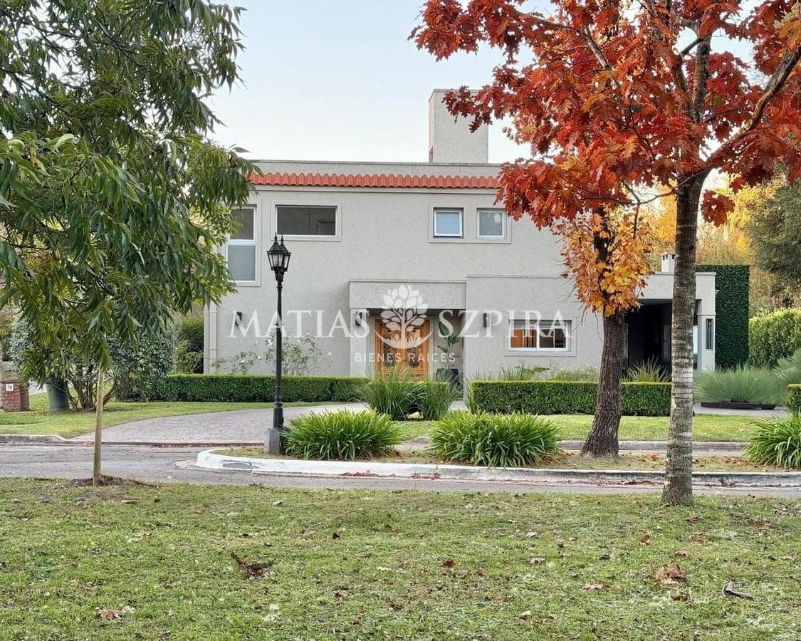 CASA EN VENTA 4 AMBIENTES EN EL RESUELLO REFACCIONADA A NUEVO