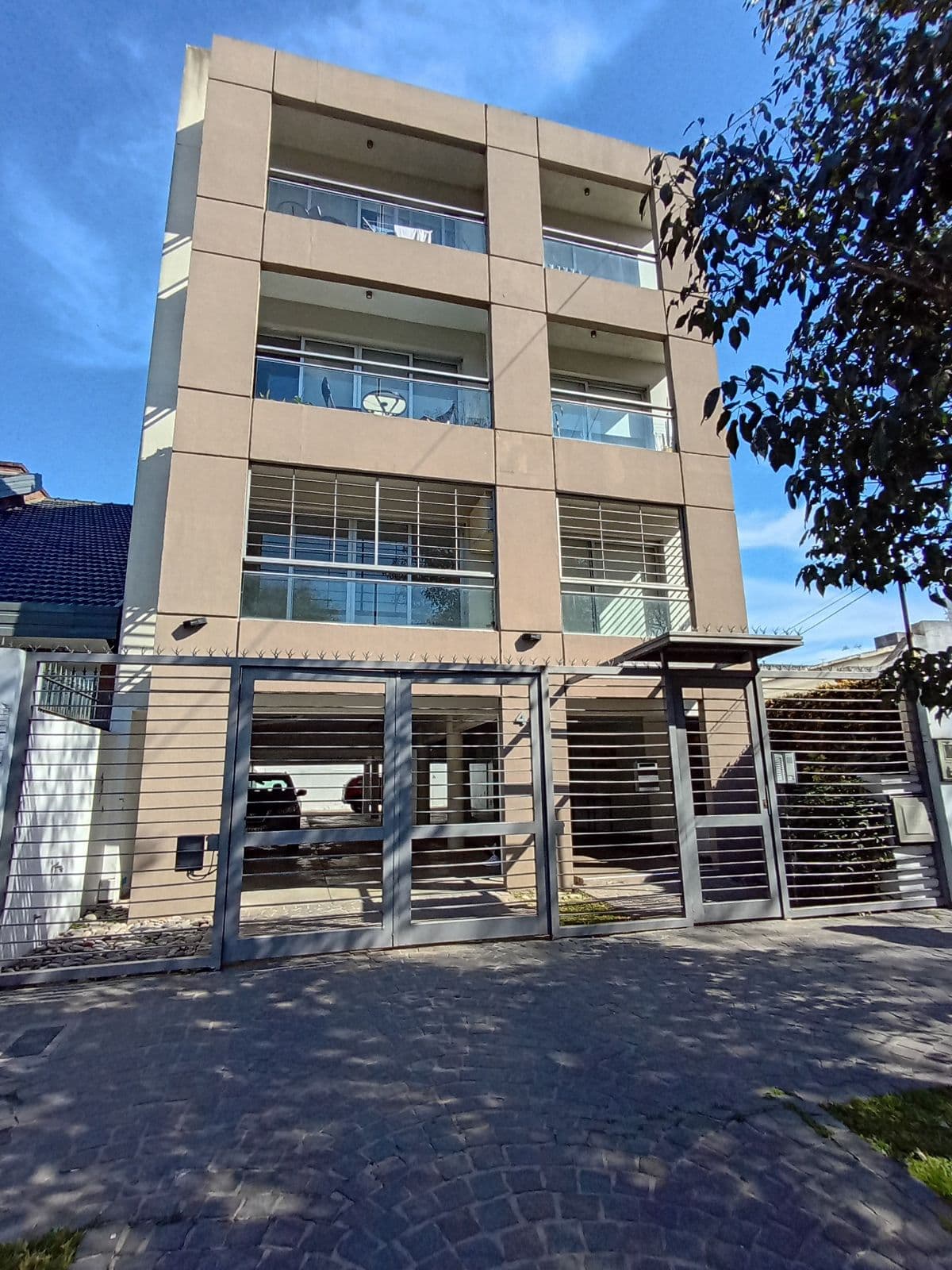 Departamento monoambiente con cochera, en venta - Banfield