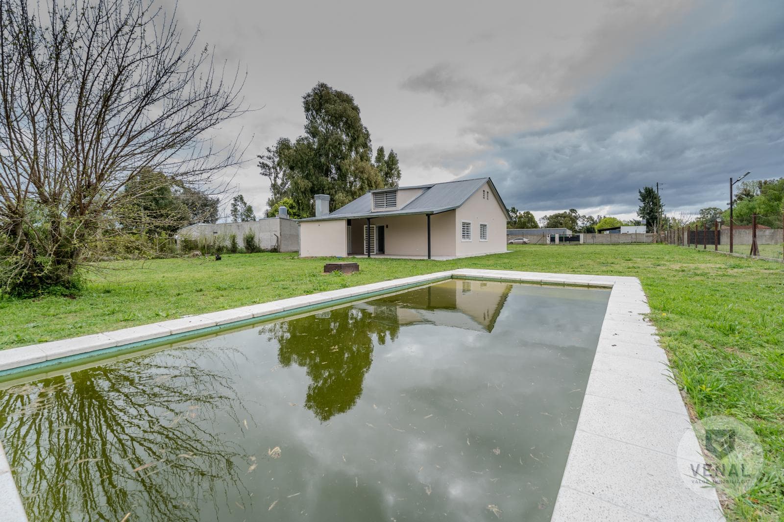 Casa a estrenar 4 ambientes con pileta en Carlos Spegazzini, lote 3.000 m²
