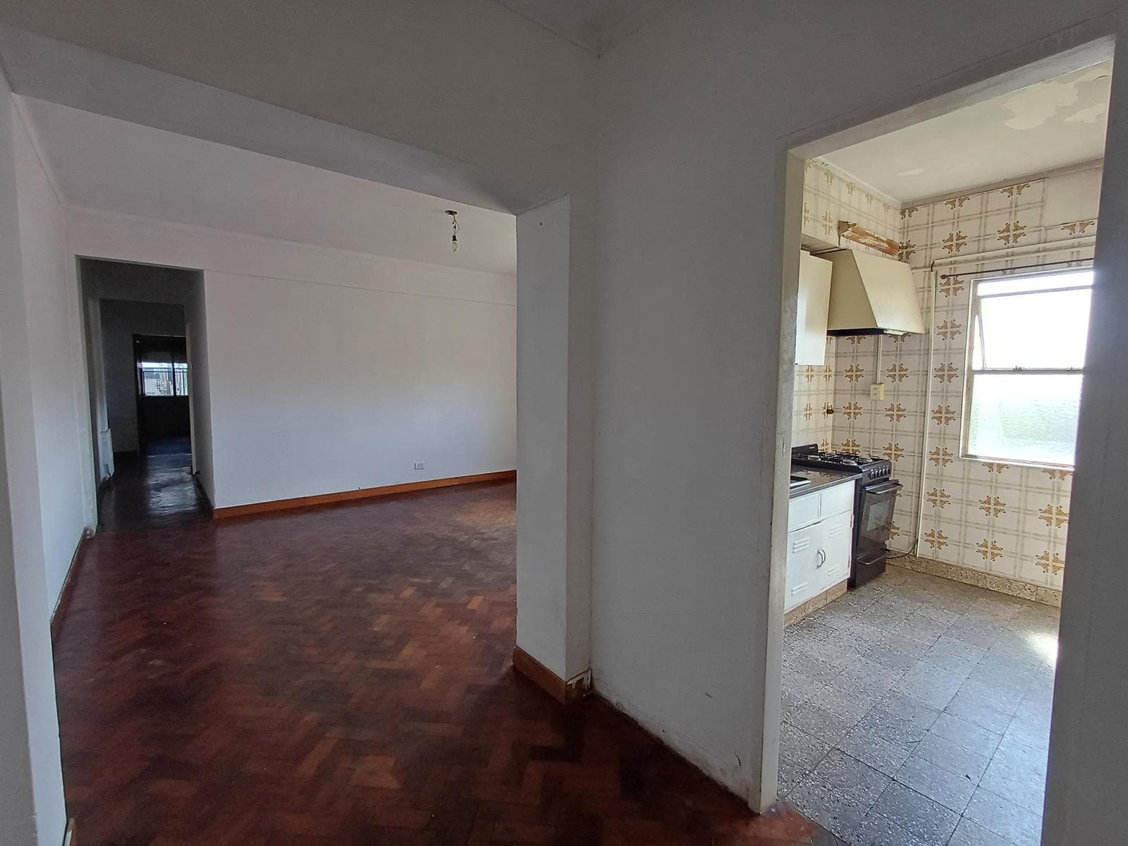 Venta Amplio Departamento Bajas Expensas Excelente Ubicación