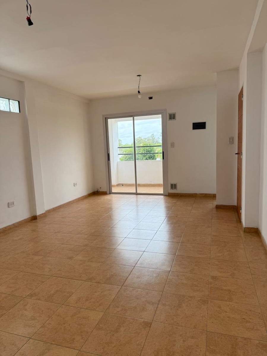 528 entre 120 y 121 - 2do piso al frente