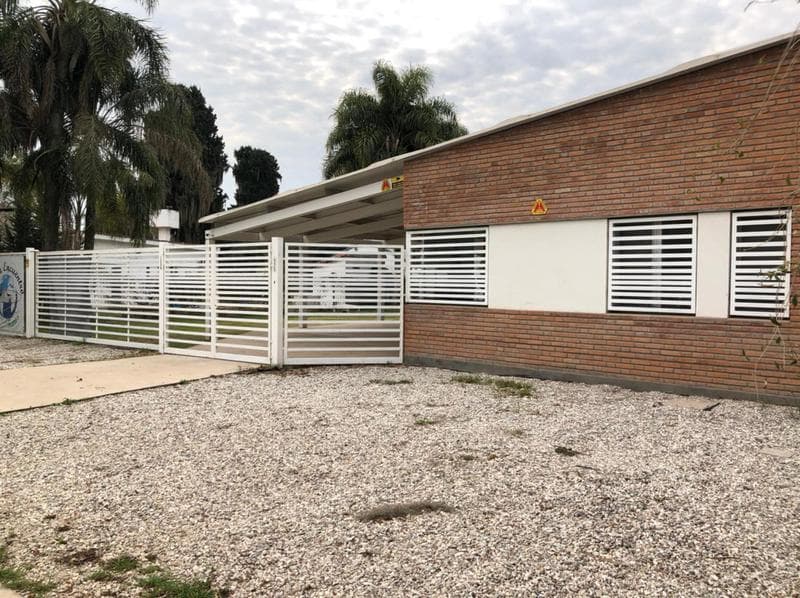 Salón comercial en venta en Catamarca 1339, Funes | 1.875 m² de terreno | Alquilado