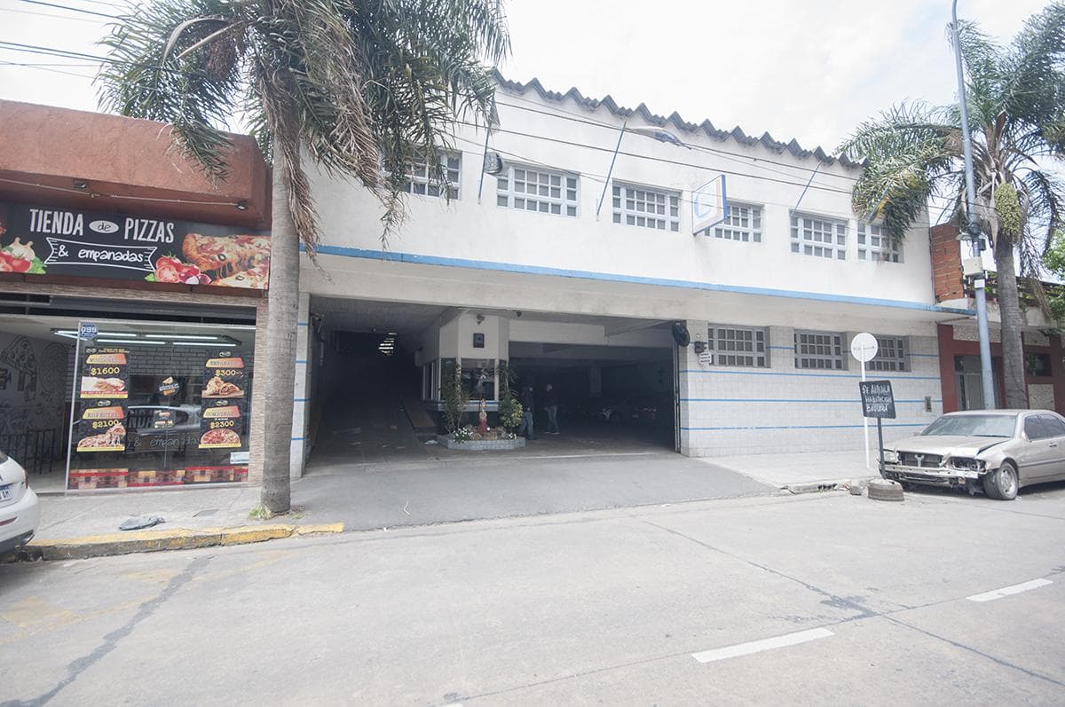 Garage en Venta junto con Hotel Familiar en Villa Lugano