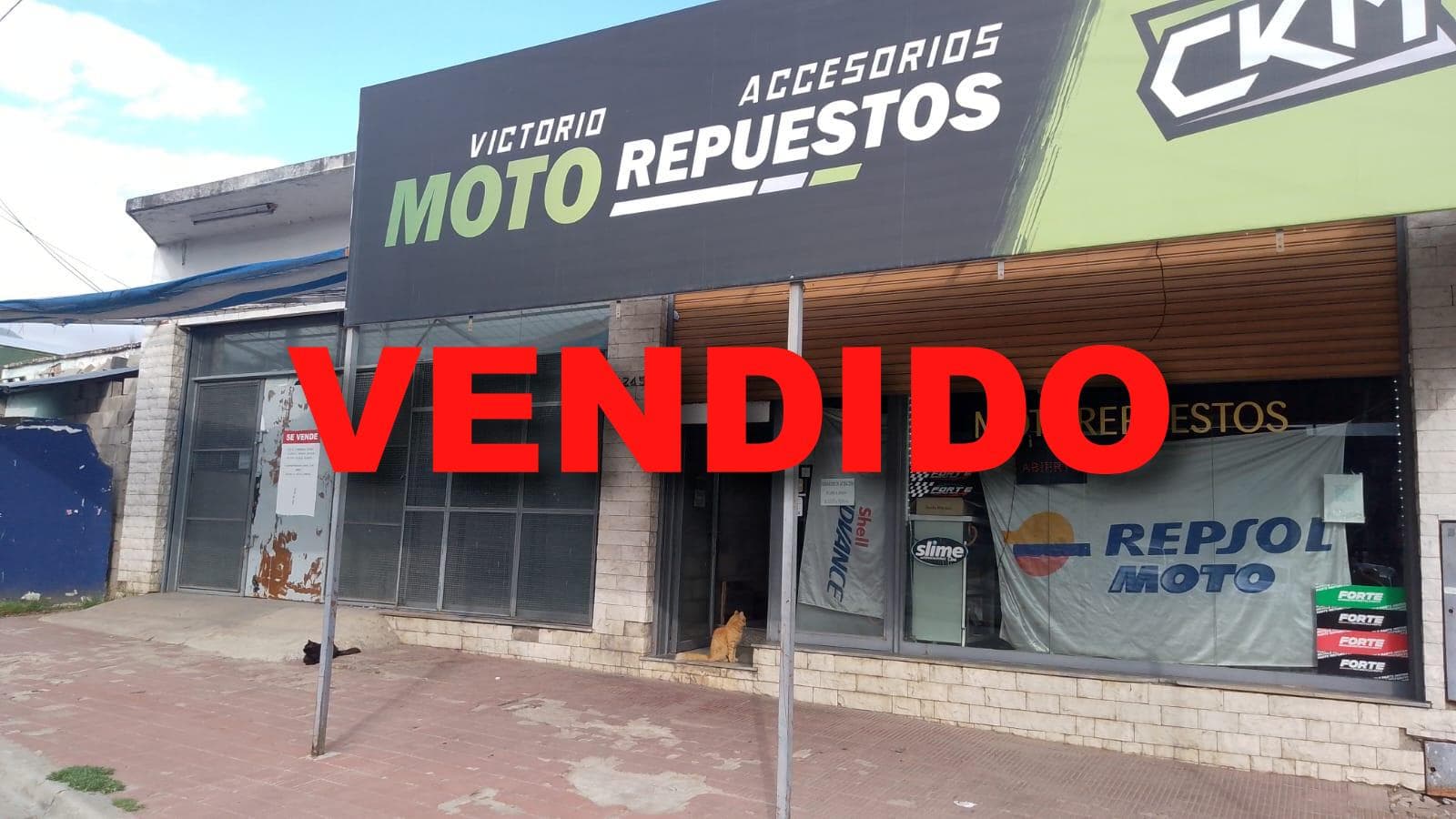 VENDIDO 2 Locales Salida a 2 calles - La Falda - Córdoba