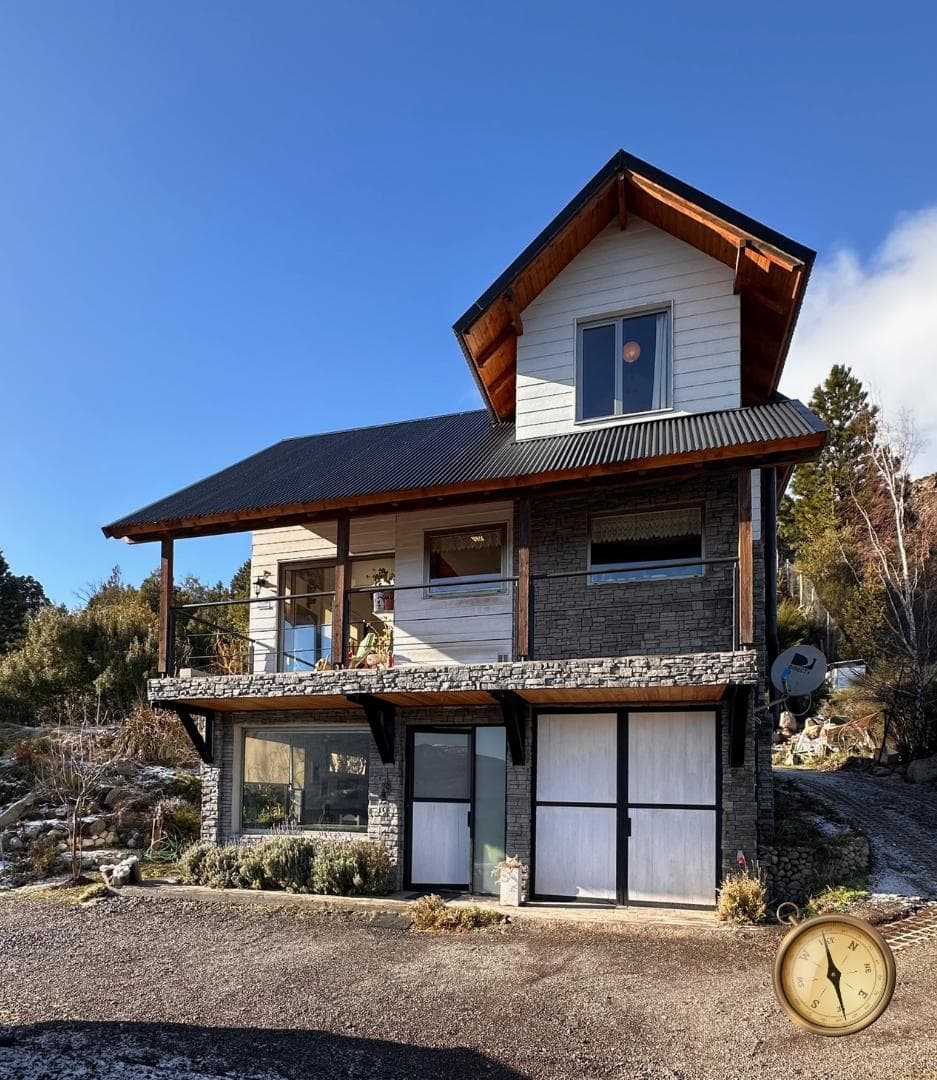 Casa en venta en San Martin de los Andes - 200 m2 en lote de 1772 m2 - Faldeos de Chapelco