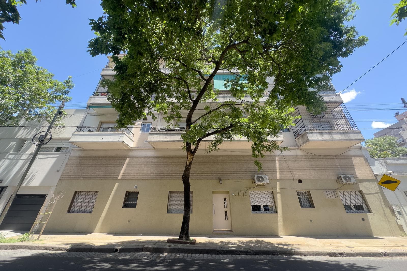 Departamento 3 ambientes con balcón en Floresta - Apto crédito