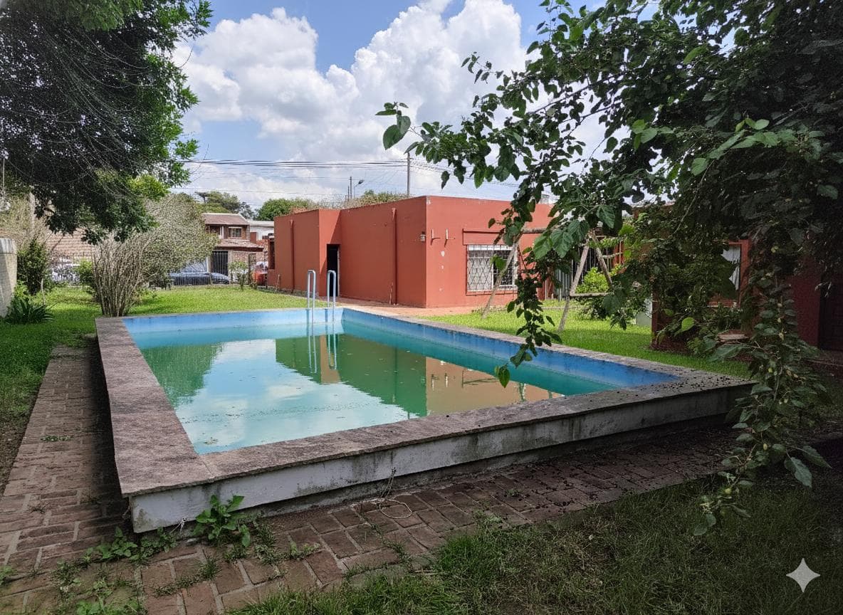 Casa en venta Tortuguitas centro 600mts lote pileta, ideal vivienda o inversión-Todos los servicios