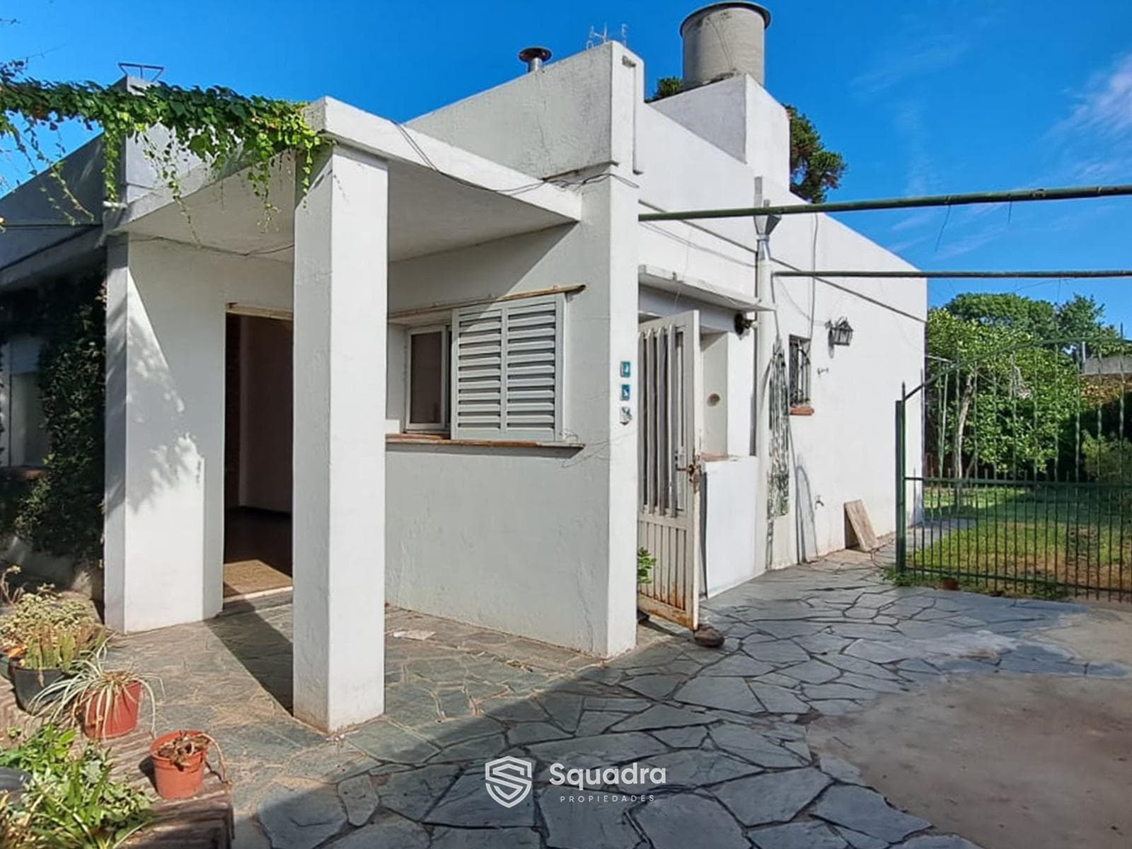 VENTA | PERMUTA - Casa en planta baja, pasillo único, con patio - La Florida, Rosario.