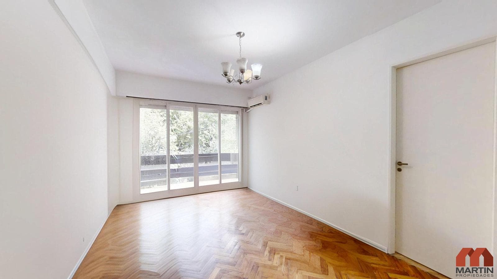 Departamento en Venta de 2 Ambientes 2 piso por escalera en La Lucila con Balcón