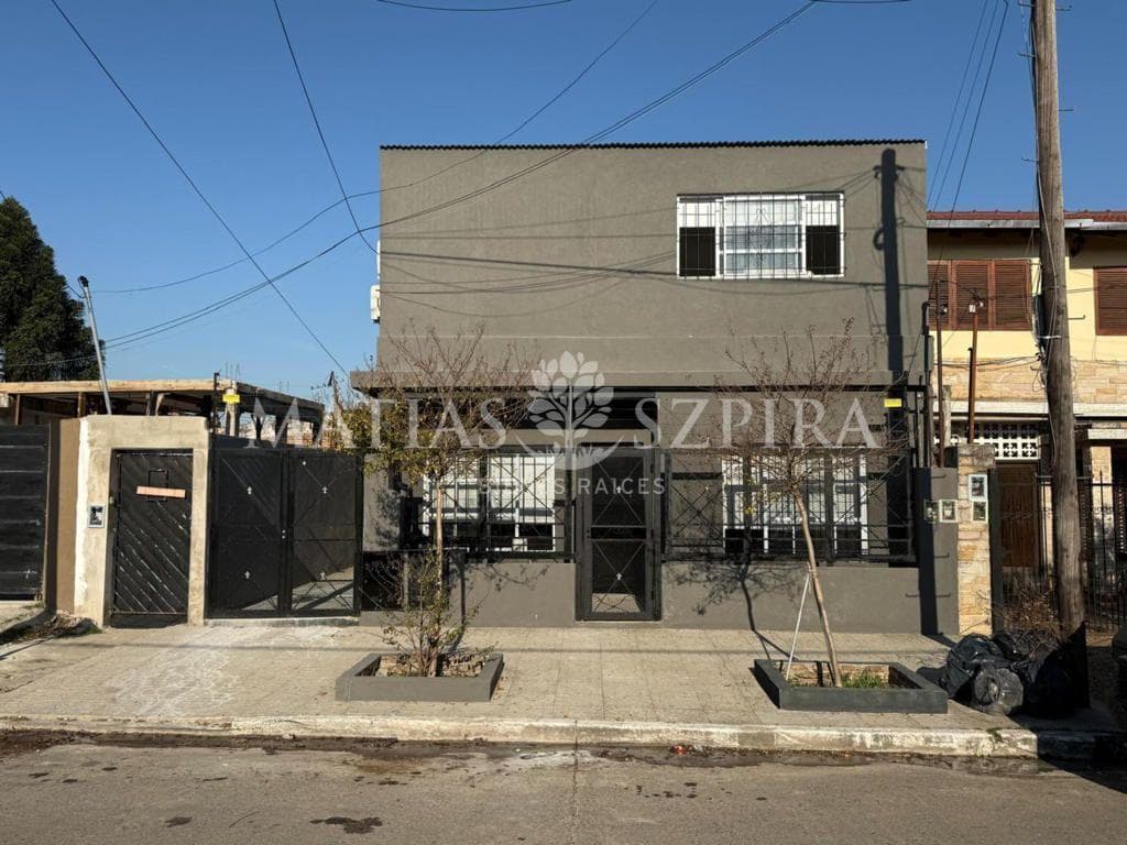 Casa en venta en Gonzalez Catan