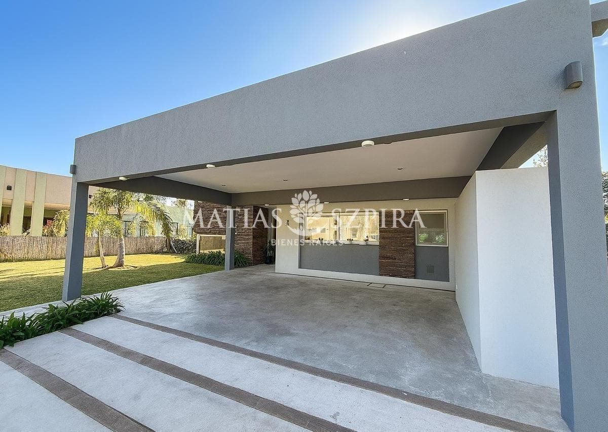 CASA EN VENTA EN FINCAS DE ALVAREZ