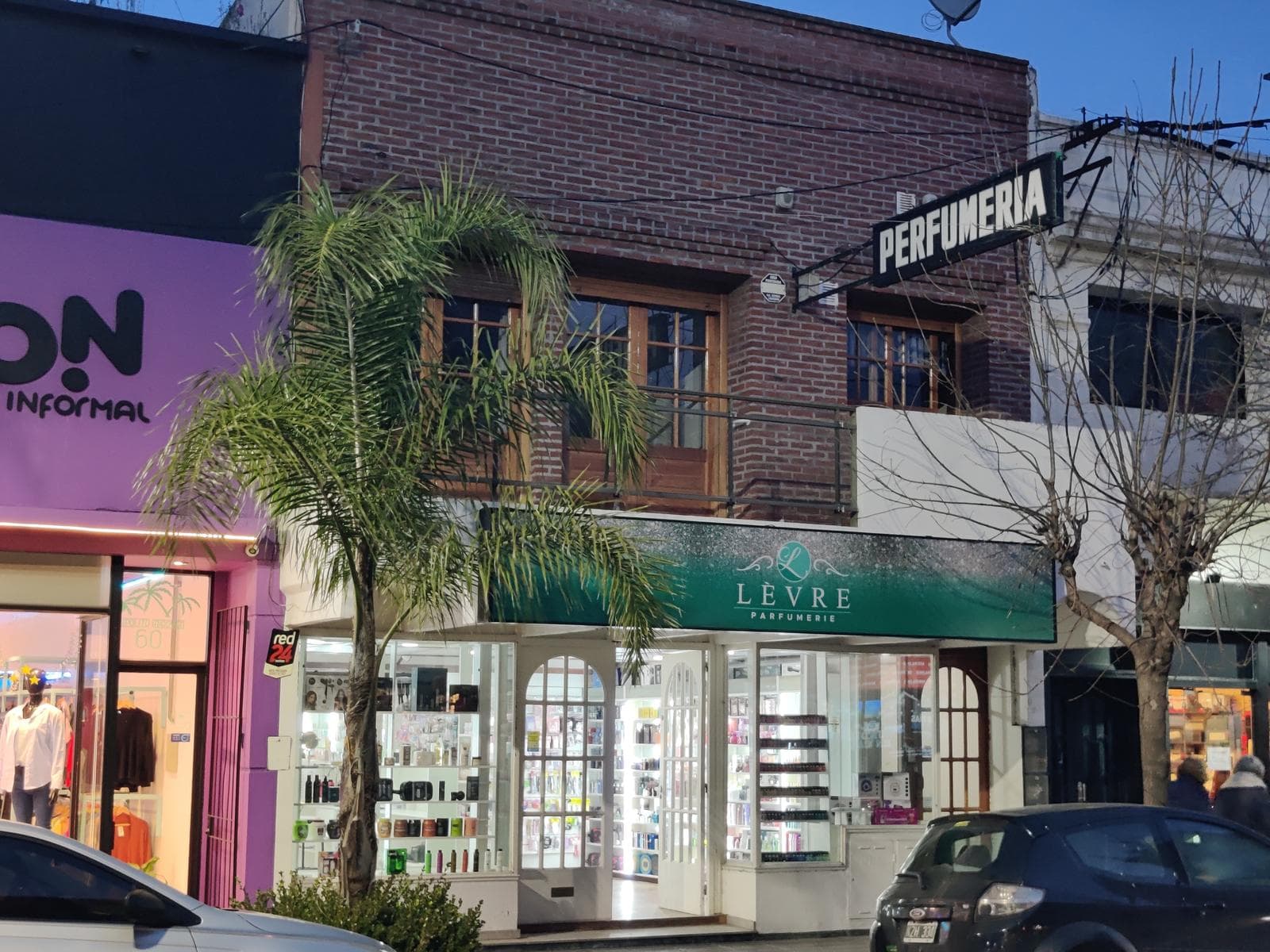 En venta Local con vivivienda céntrico