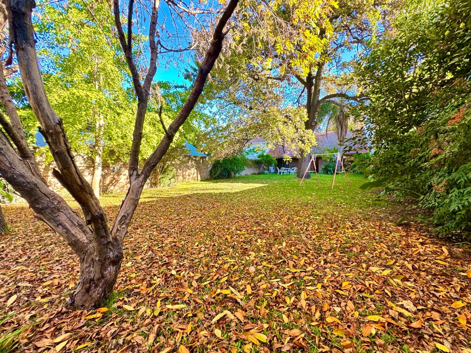 Chalet en venta con hermoso jardín en Olivos - Vicente López