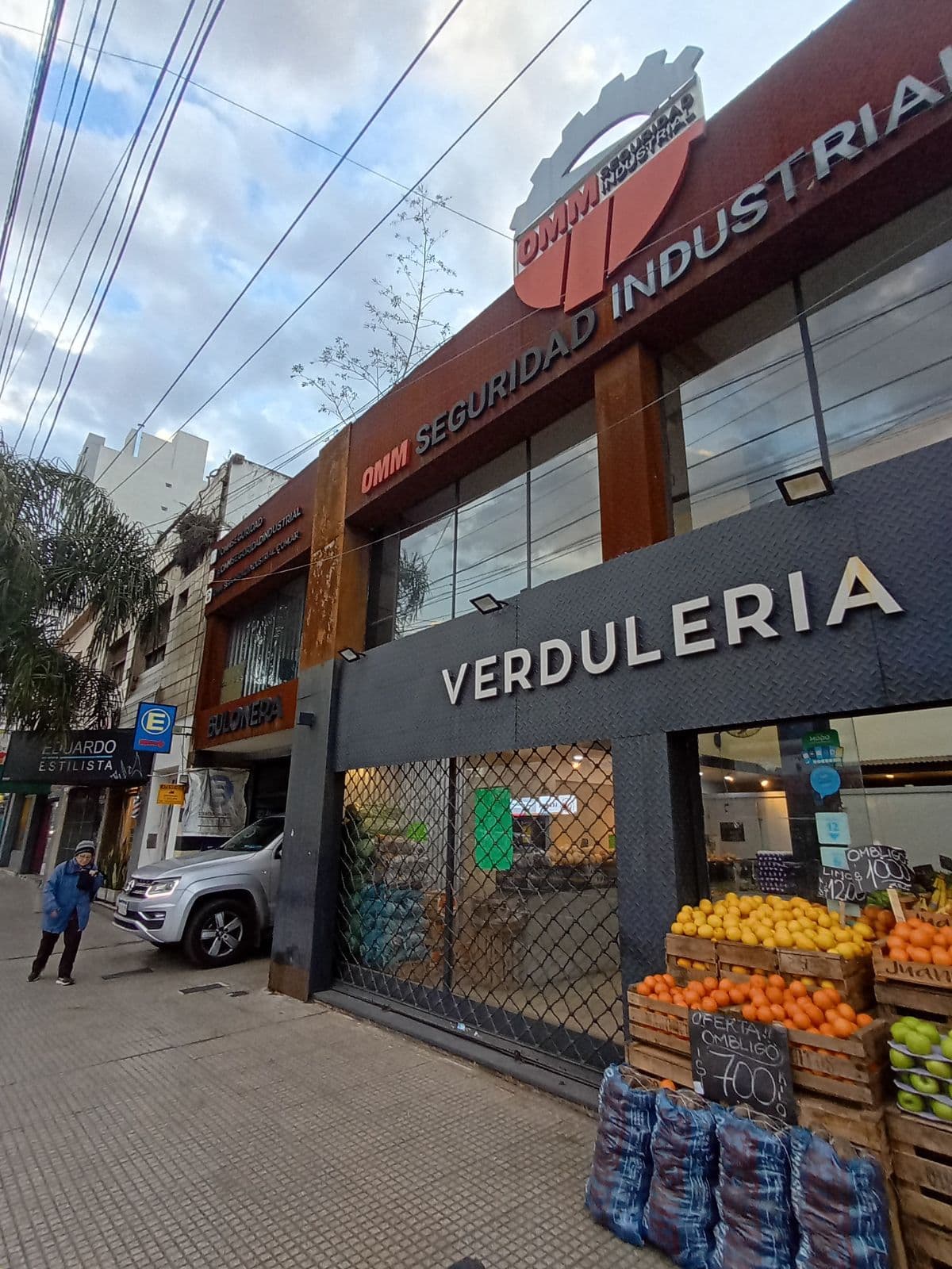 Local a la venta, 2 plantas - Banfield