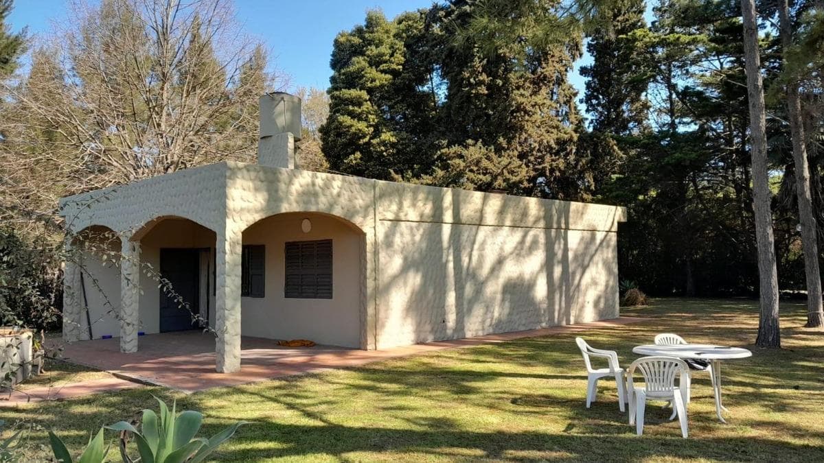 VENTA CASA 5 AMBIENTES CON LOTE DE 1100 M2. CHASCOMÚS