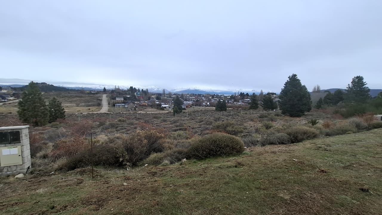 Terreno con vista al lago en Barrancas de Dina Huapi