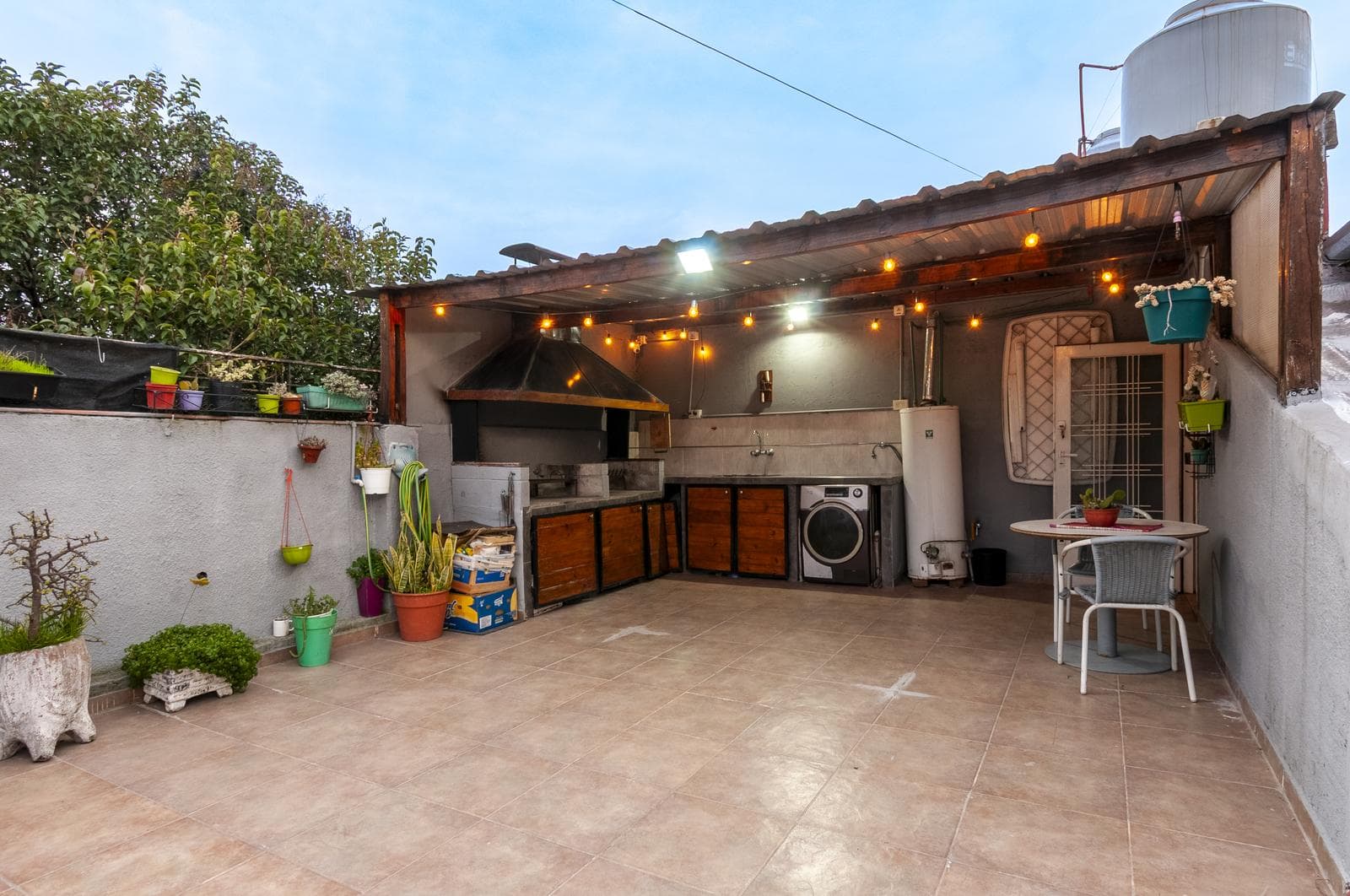 ¡EXCELENTE OPORTUNIDAD! PH DE 4 AMBIENTES CON TERRAZA, QUINCHO Y PARRILLA