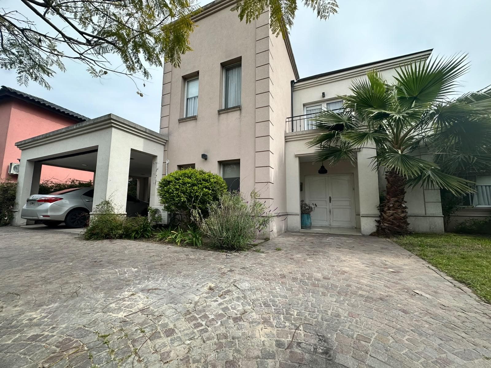 Venta de hermosa y funcional casa en Septiembre, Escobar