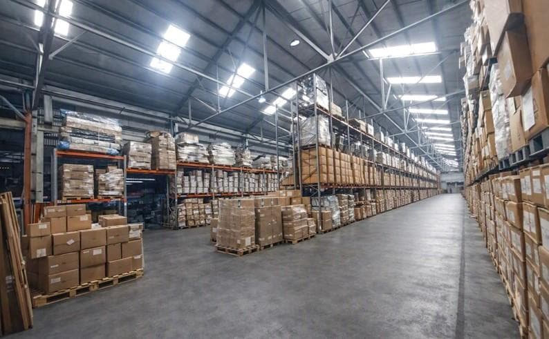 Excelentes naves industrial de 2490 m2 cubiertos en Hurlingham