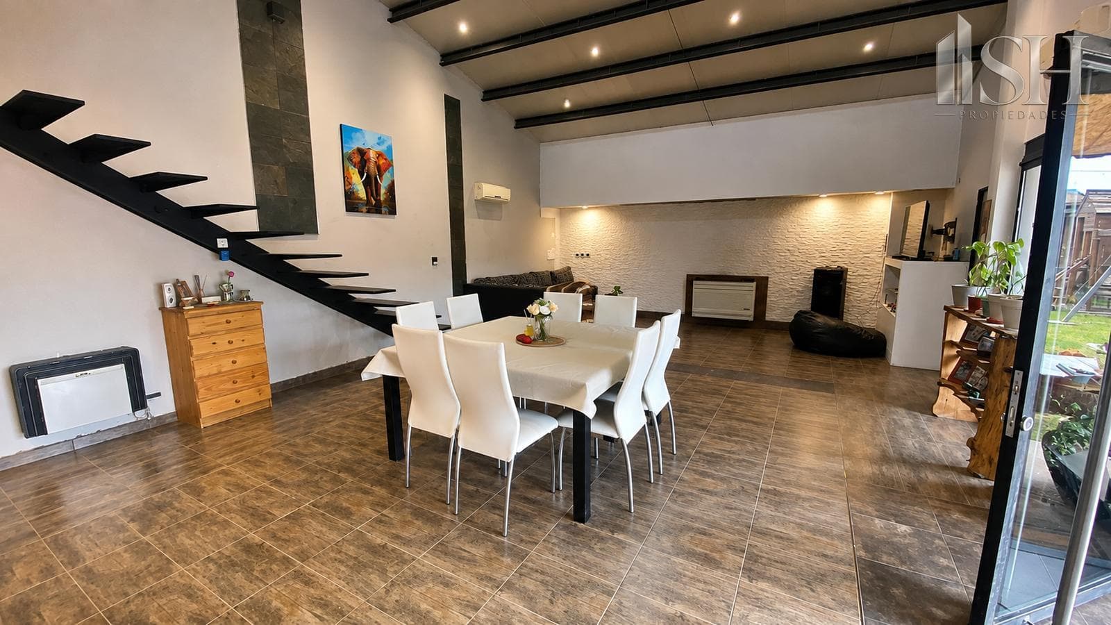 VENTA / PERMUTA CASA 2 DORMITORIOS - APTO CREDITO - SENILLOSA - NQN