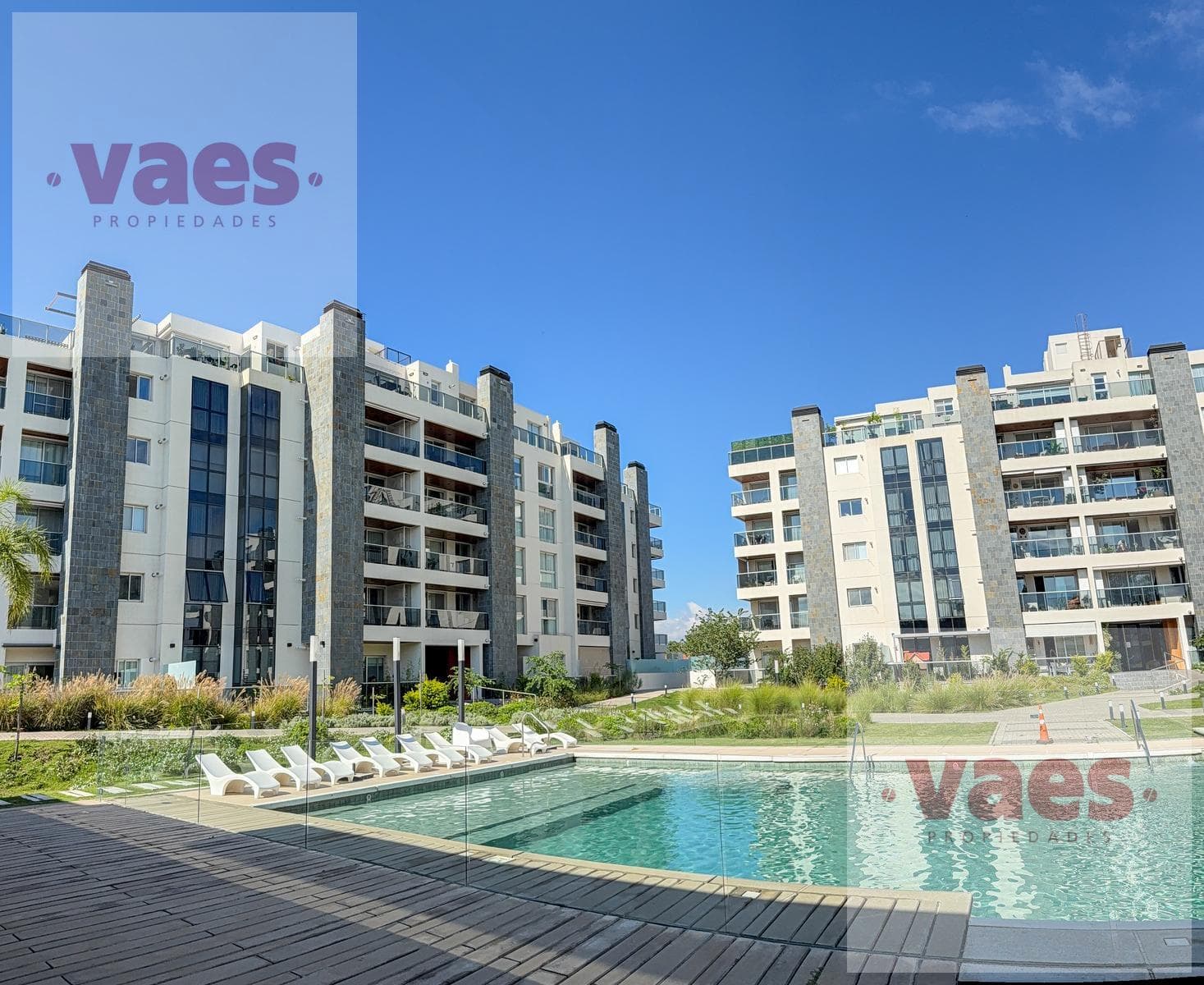 VENTA – Departamento de 3 dormitorios con terraza con asador y cochera en Mediland, Urca