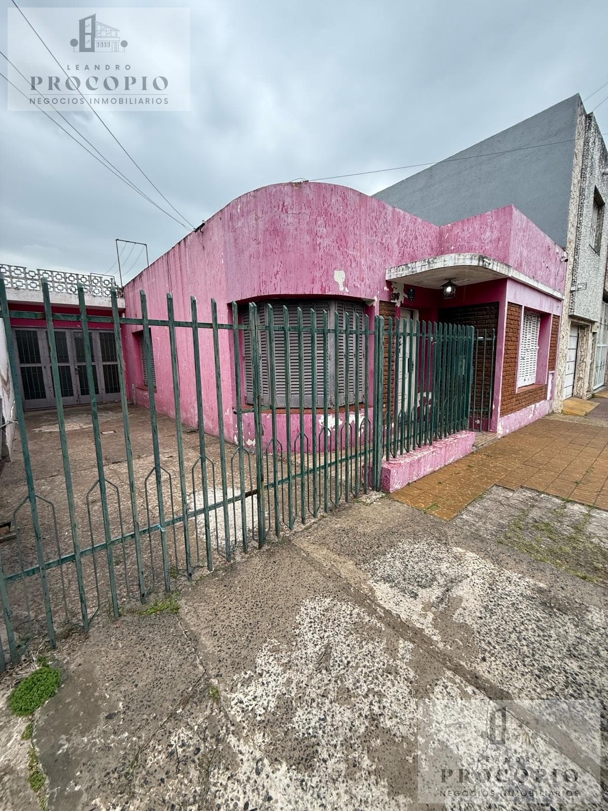 Casa 3 ambientes en venta en Morón - APTO CRÉDITO
