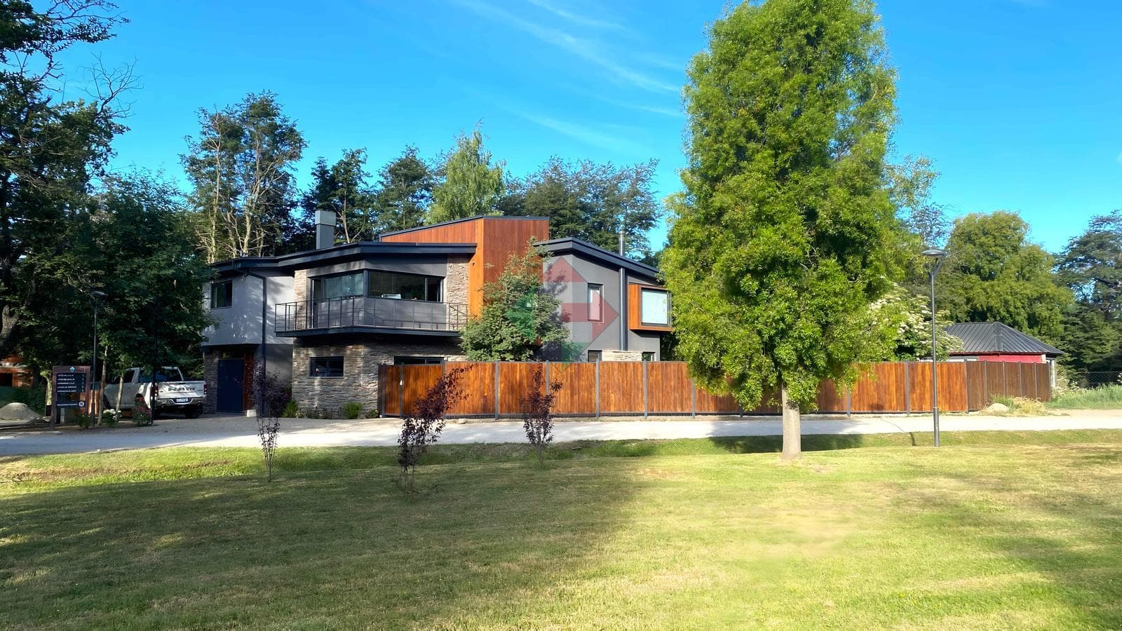 Casa en Barrancas de Melipal, moderna, amplia y muy luminosa, con vista al Cerro Otto