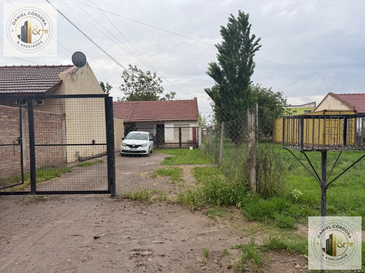 Alquilo casa 2 dormitorios en Fernández Oro