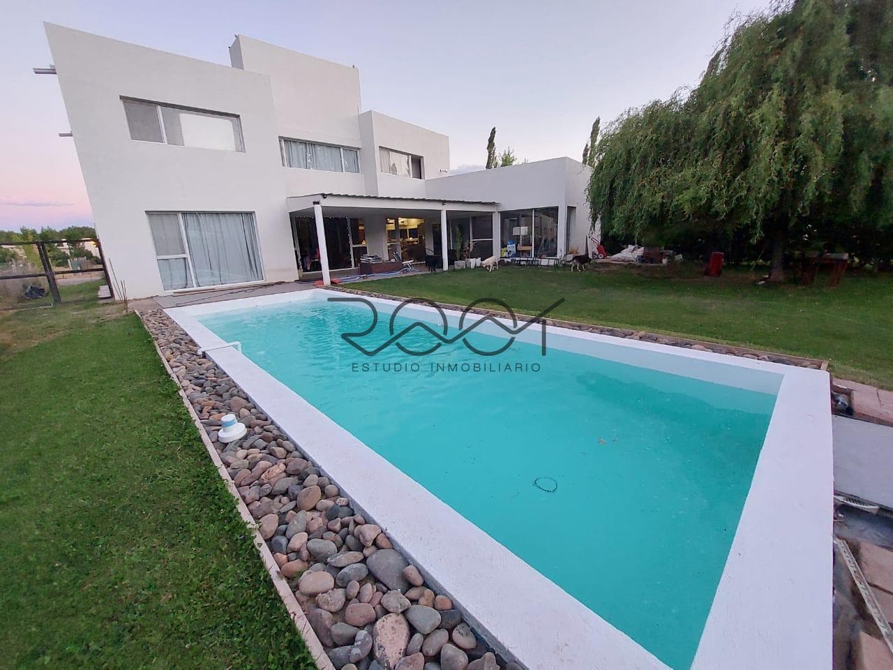 En Venta | Casa Apta Crédito Hipotecario 4 Dormitorios | B° Fincas de Plottier | Plottier