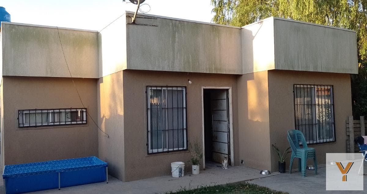 Casa en venta - 2 Dormitorios 1 Baño - 300Mts2 - Los Sauces, General Rodríguez