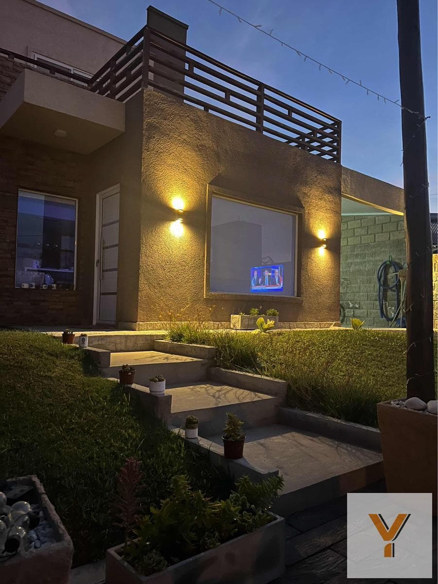 Casa en venta - 4 Dormitorios 2 Baños - Cocheras - 160Mts2 - Entre Ríos