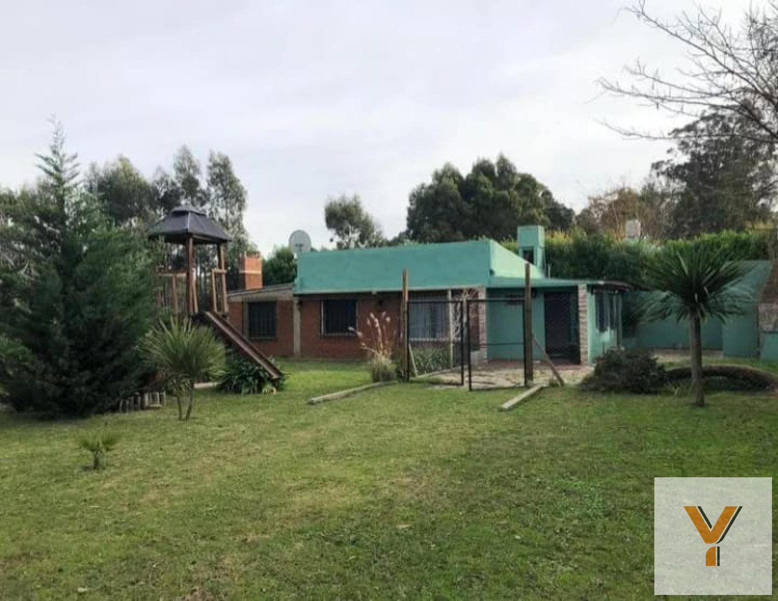 Casa en venta - 2 Dormitorios 2 Baños - Miramar
