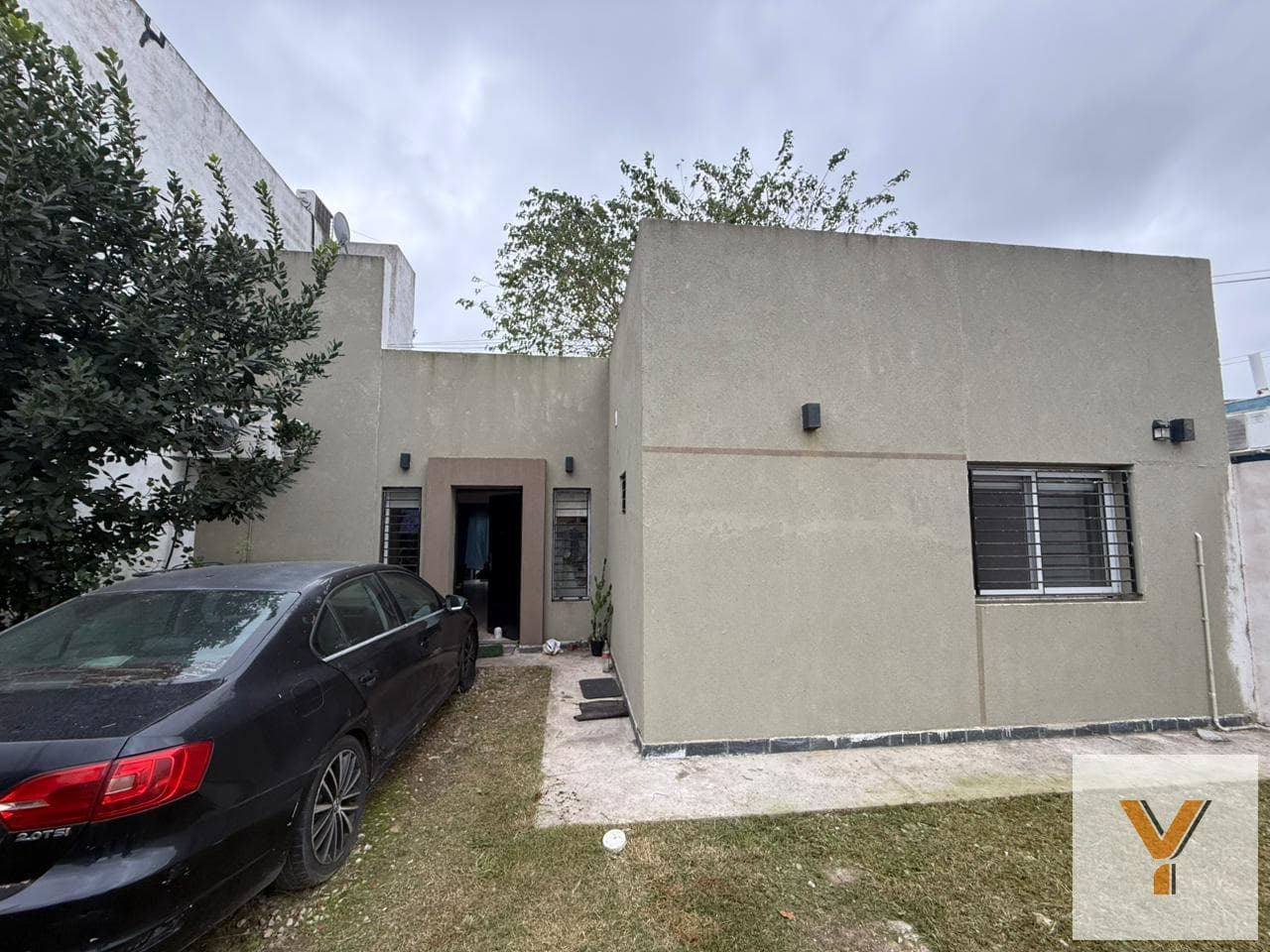 Casa en venta - 2 Dormitorios 1 Baño - La Plata- Villa Elvira.