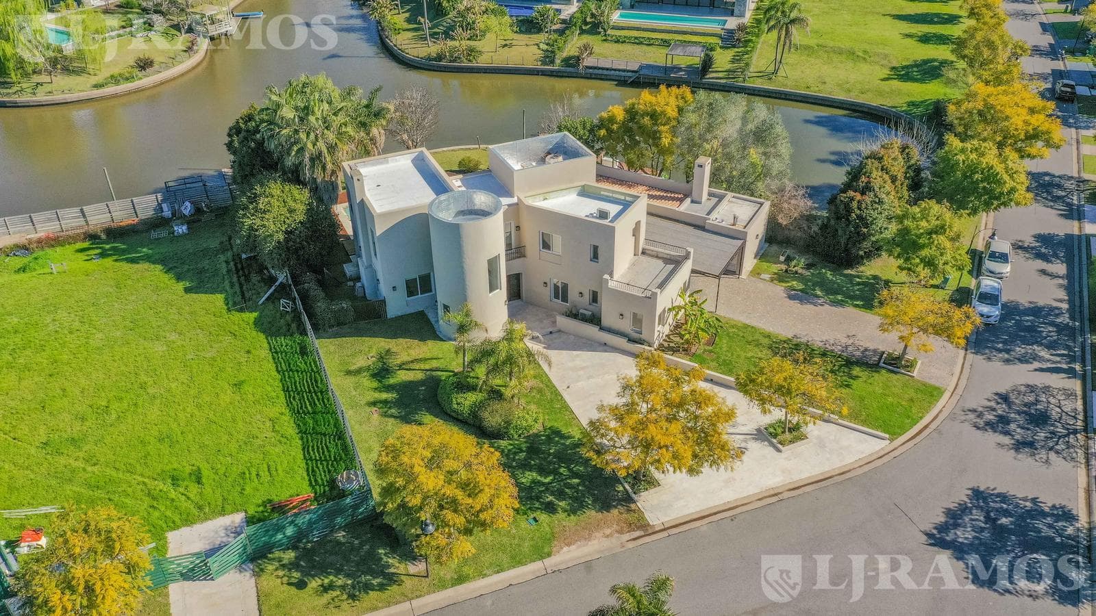 Casa al río 4 dormitorios en alquiler en El Yacht - Nordelta