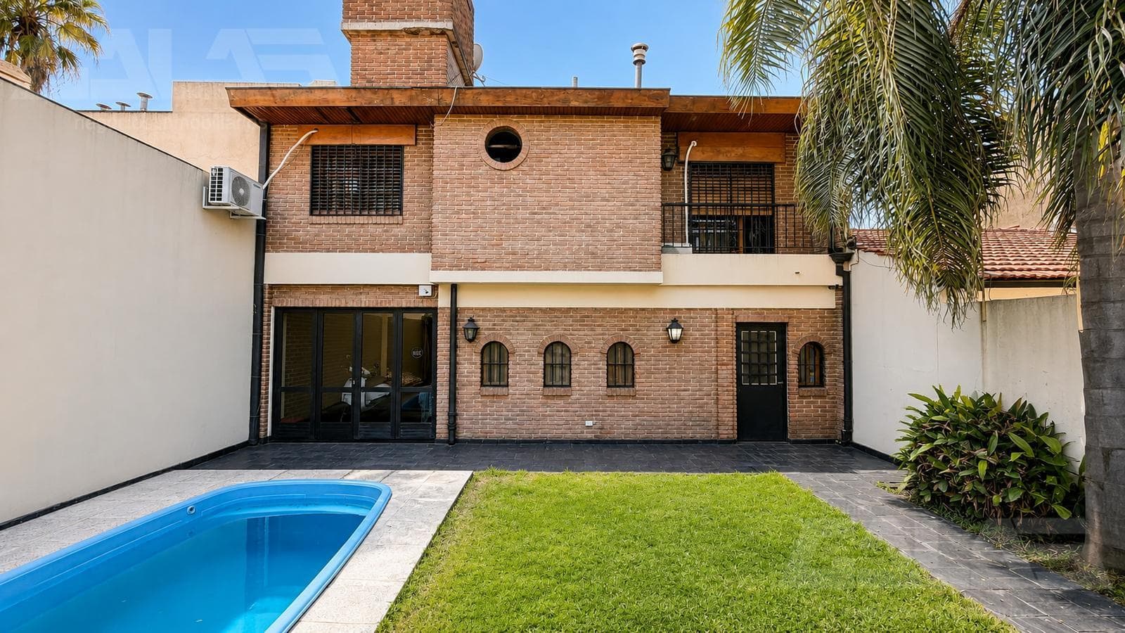 CASA | 4 AMBIENTES | PILETA | EXCELENTE ESTADO | COCHERA DOBLE | CASTELAR NORTE