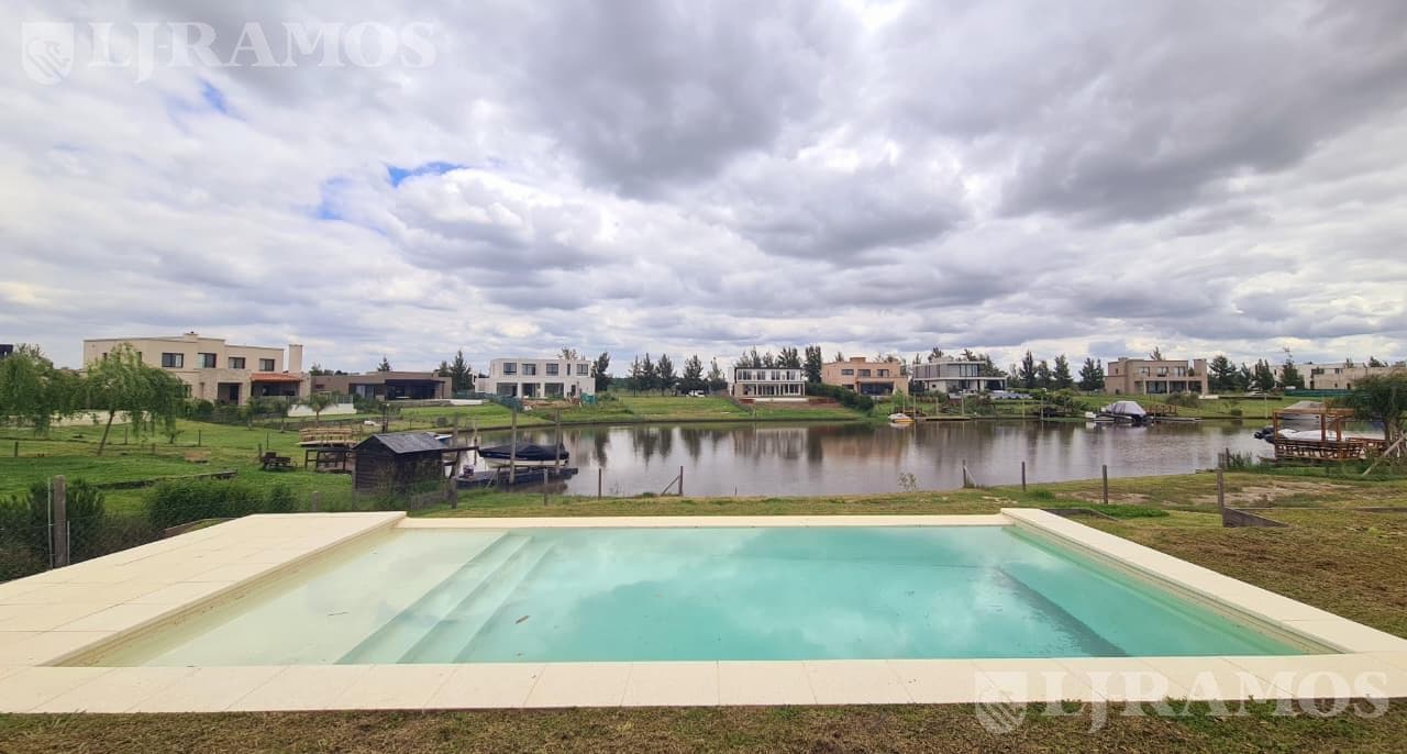 Casa en venta a Estrenar en Escobar- Aguas Privadas El Naudir PG