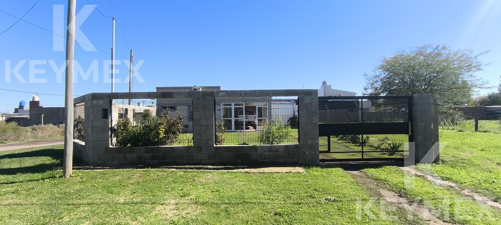 Casa en venta 2 dormitorios, Quincho, parrilla, jardín, cochera | Barrio El Retiro – La Plata