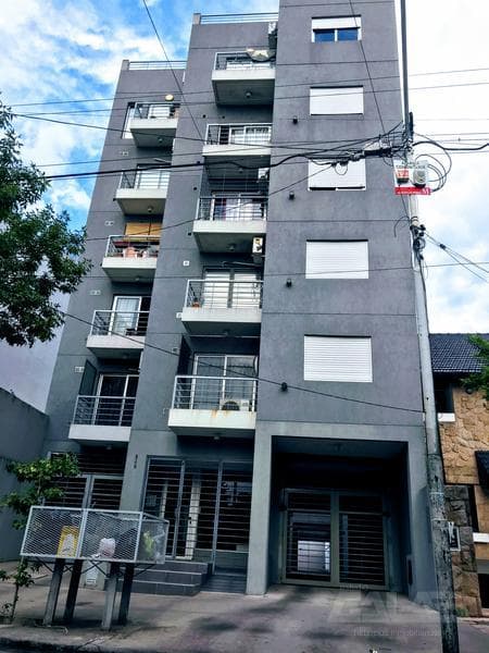 Depto 2 amb. con balcón y cocina independiente en Morón – Apto crédito hipotecario!